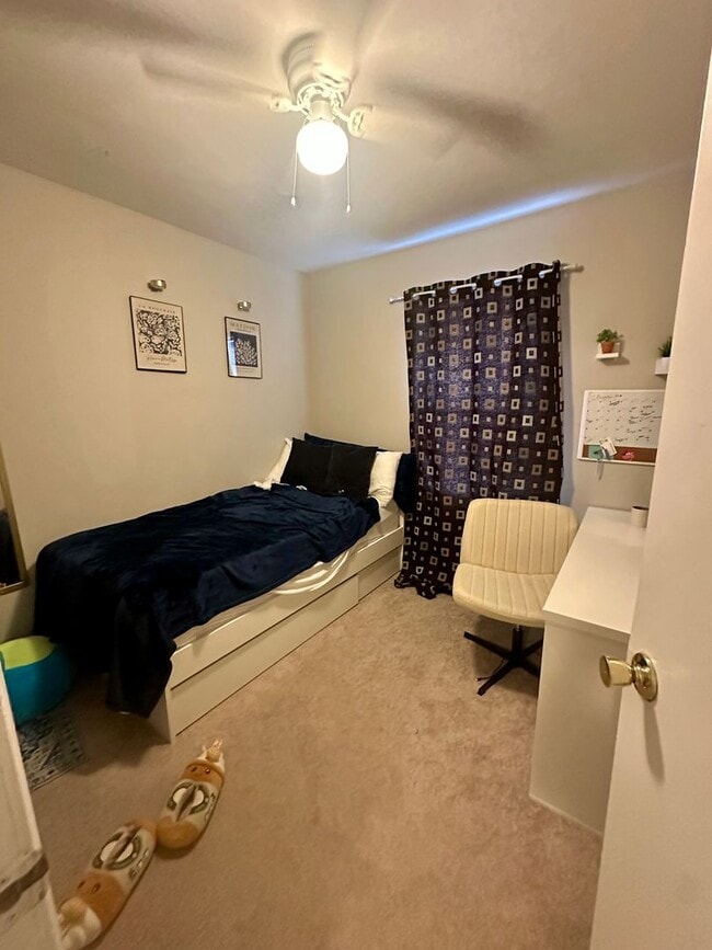 Building Photo - Prime Location Close to Virginia Tech