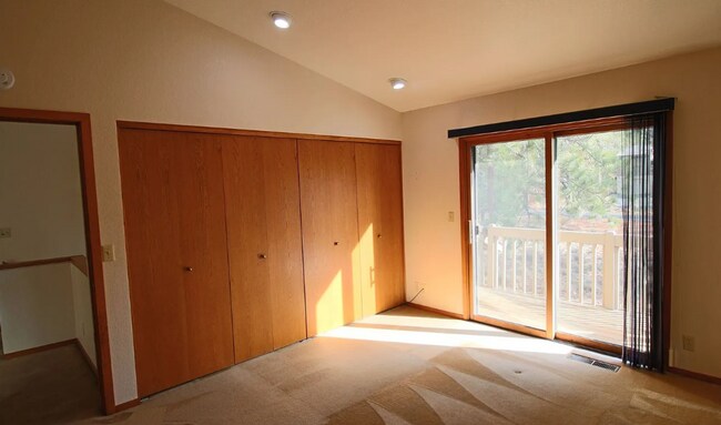 Building Photo - Spacious 3 Bed/2 Bath Home in Sunriver - M...