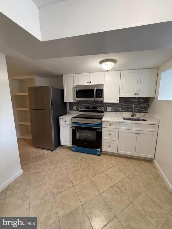 Building Photo - 1714 E St NE