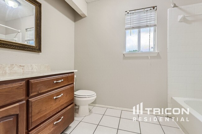 Building Photo - 8802 Boise Hills Dr