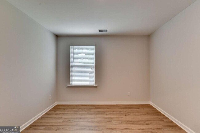 Building Photo - 175 Grey Falcon Ave
