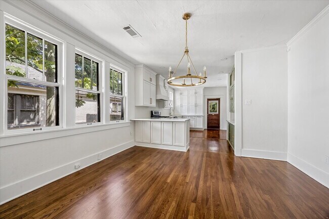 Building Photo - 3/2 fully updated with appliances included!
