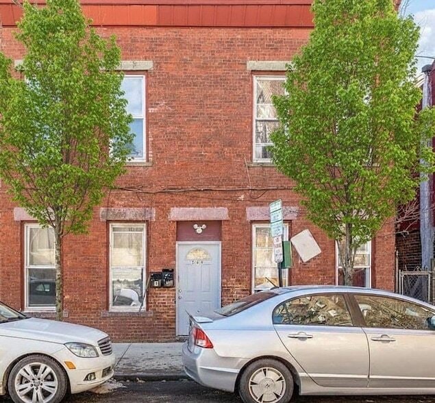 Building Photo - 549 9th St