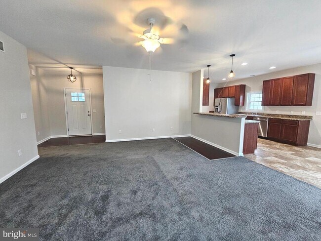 Building Photo - 270 Waterway Dr