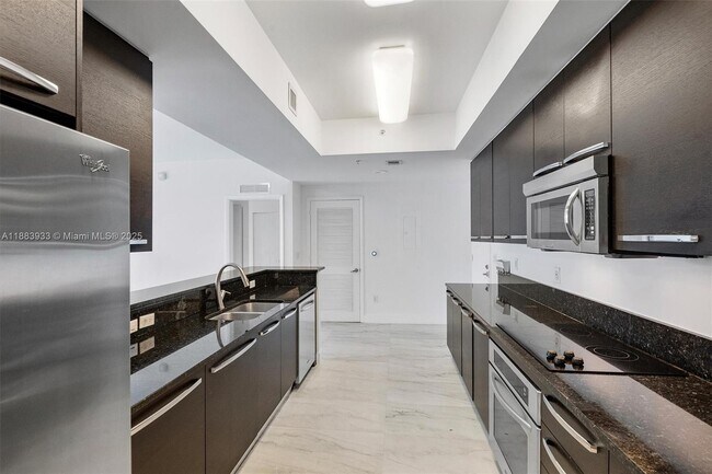 Building Photo - 3030 NE 188th St