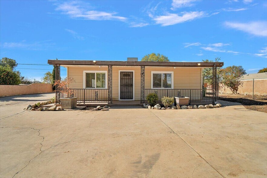 Building Photo - 4270 Woodward