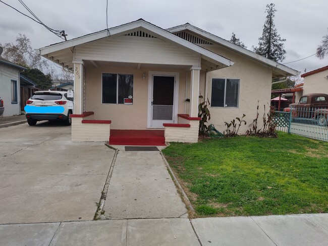 Building Photo - 265 S 21st St