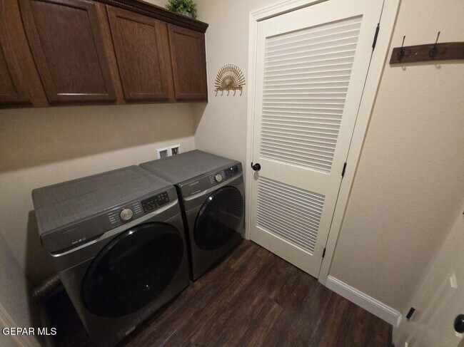 Building Photo - 12867 Hidden Grove Dr