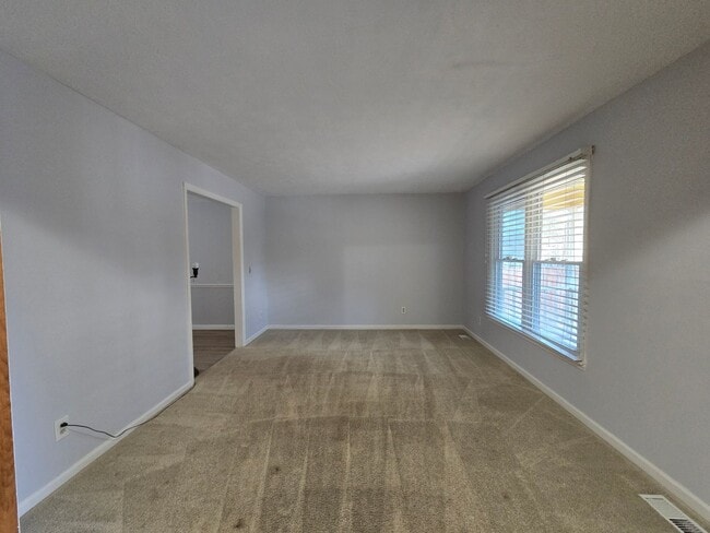 Building Photo - 504 Georgetown~ Lake Shore