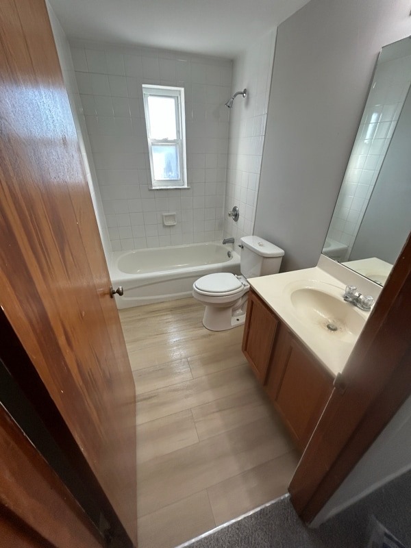 Building Photo - 160 Roberta Ave