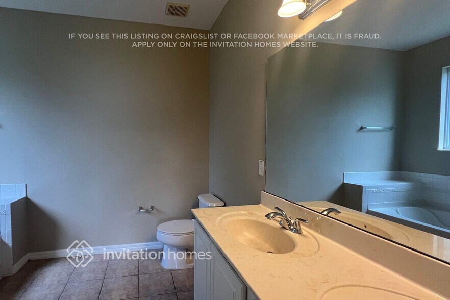Building Photo - 4702 Barbados Loop