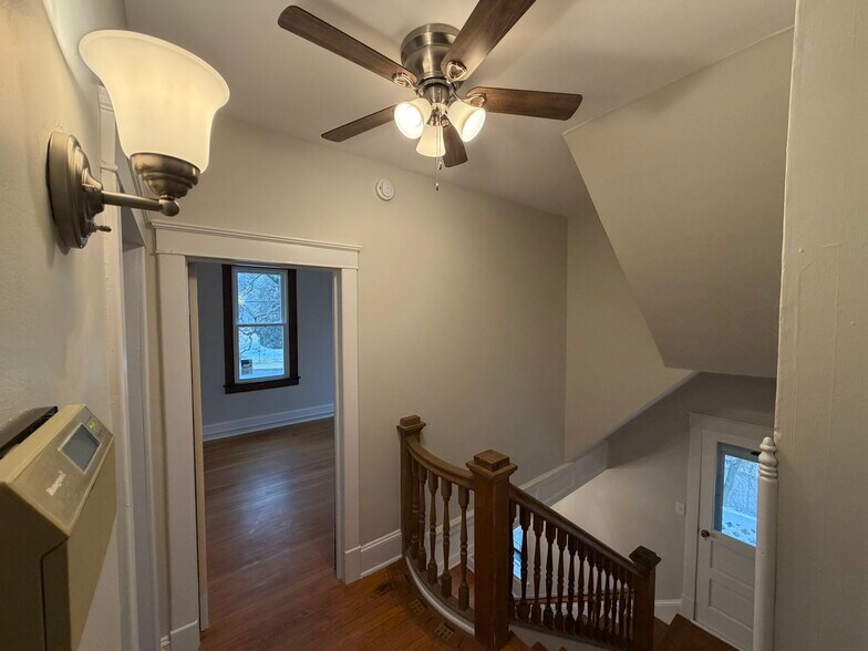 Building Photo - 2320 Rock Spring Rd