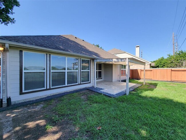 Building Photo - 12307 Shadowvista Dr