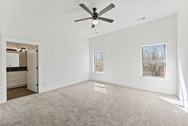 Building Photo - 11 Pagham Ln