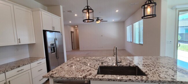 Building Photo - Next Gen Home with main house and guess unit in Spring lake Area