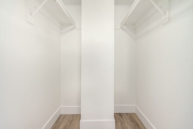 Building Photo - Updated 2-Bedroom COZY Condo Just Minutes ...