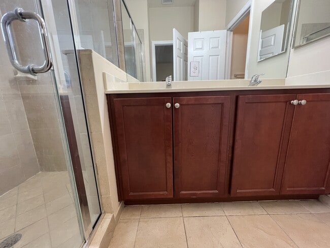 Building Photo - 3222 NW 31st Terrace