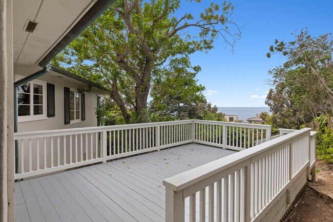 Building Photo - 7851 Hillside Dr