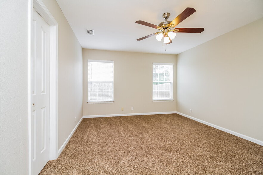 Building Photo - 850 Maricopa Dr