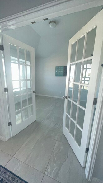 Building Photo - 501 Evening Star Cv