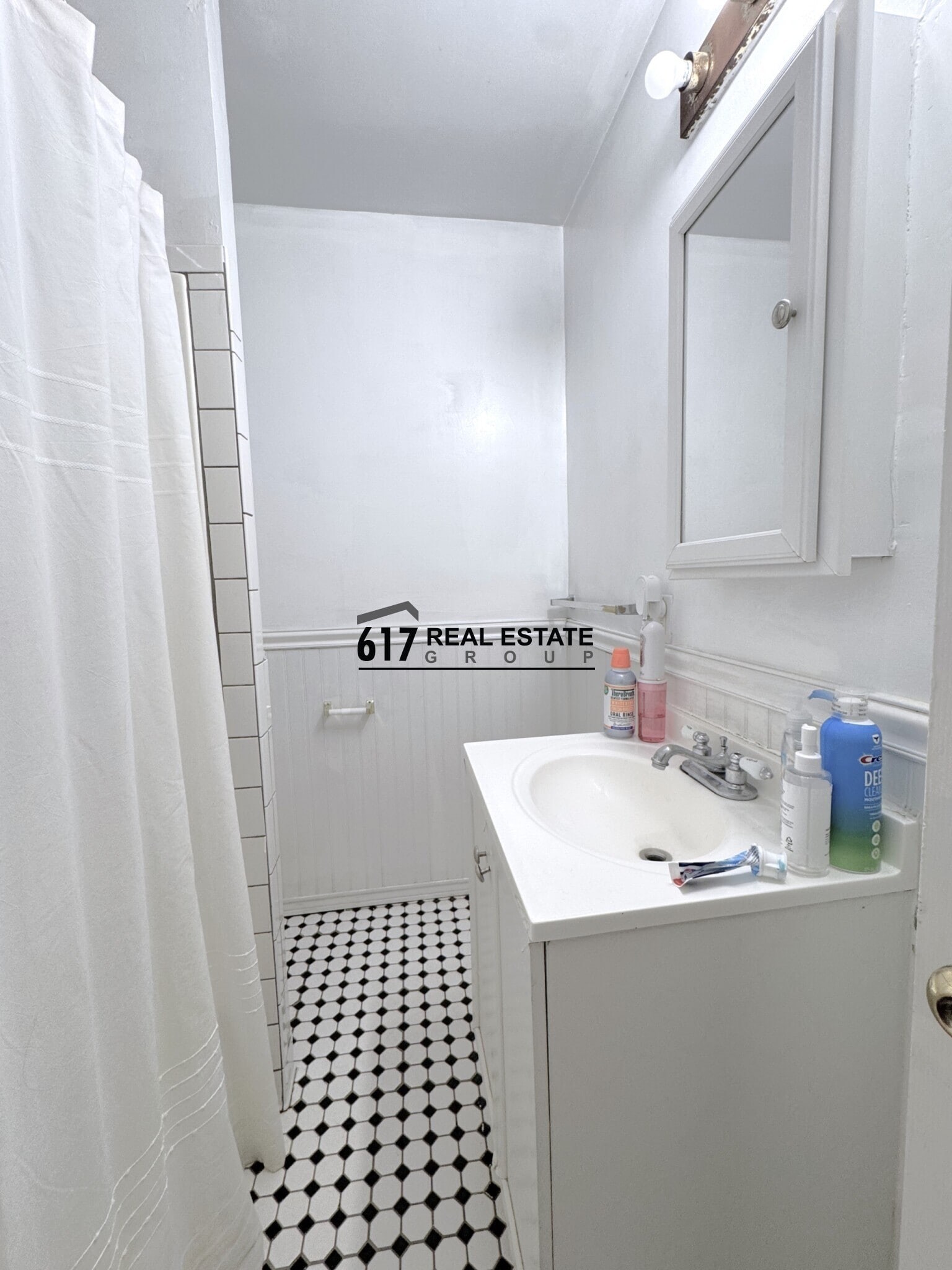 Building Photo - 62 Egmont St