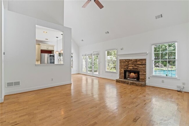 Building Photo - 1249 McLendon Dr