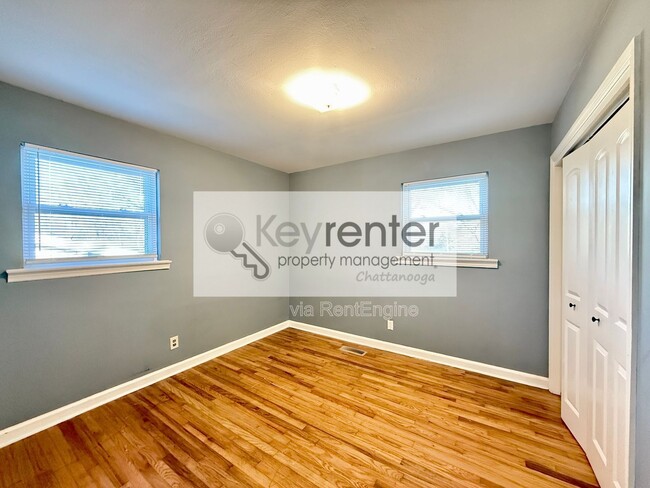 Building Photo - 221 Robert E Lee St