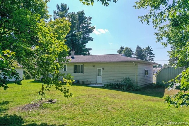 Building Photo - 4350 Otter Lake Rd
