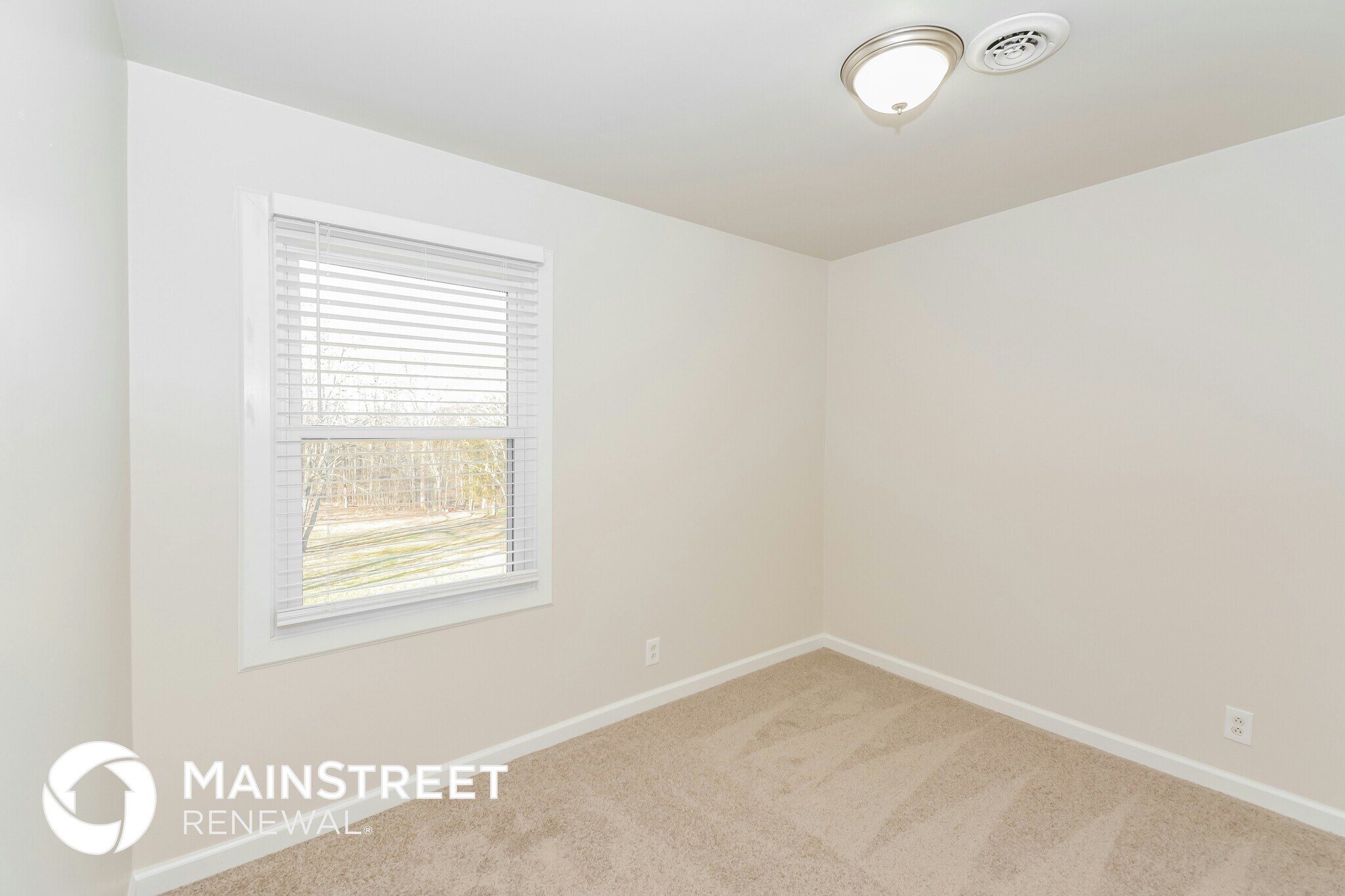 Building Photo - 4044 Elizabeth Dr