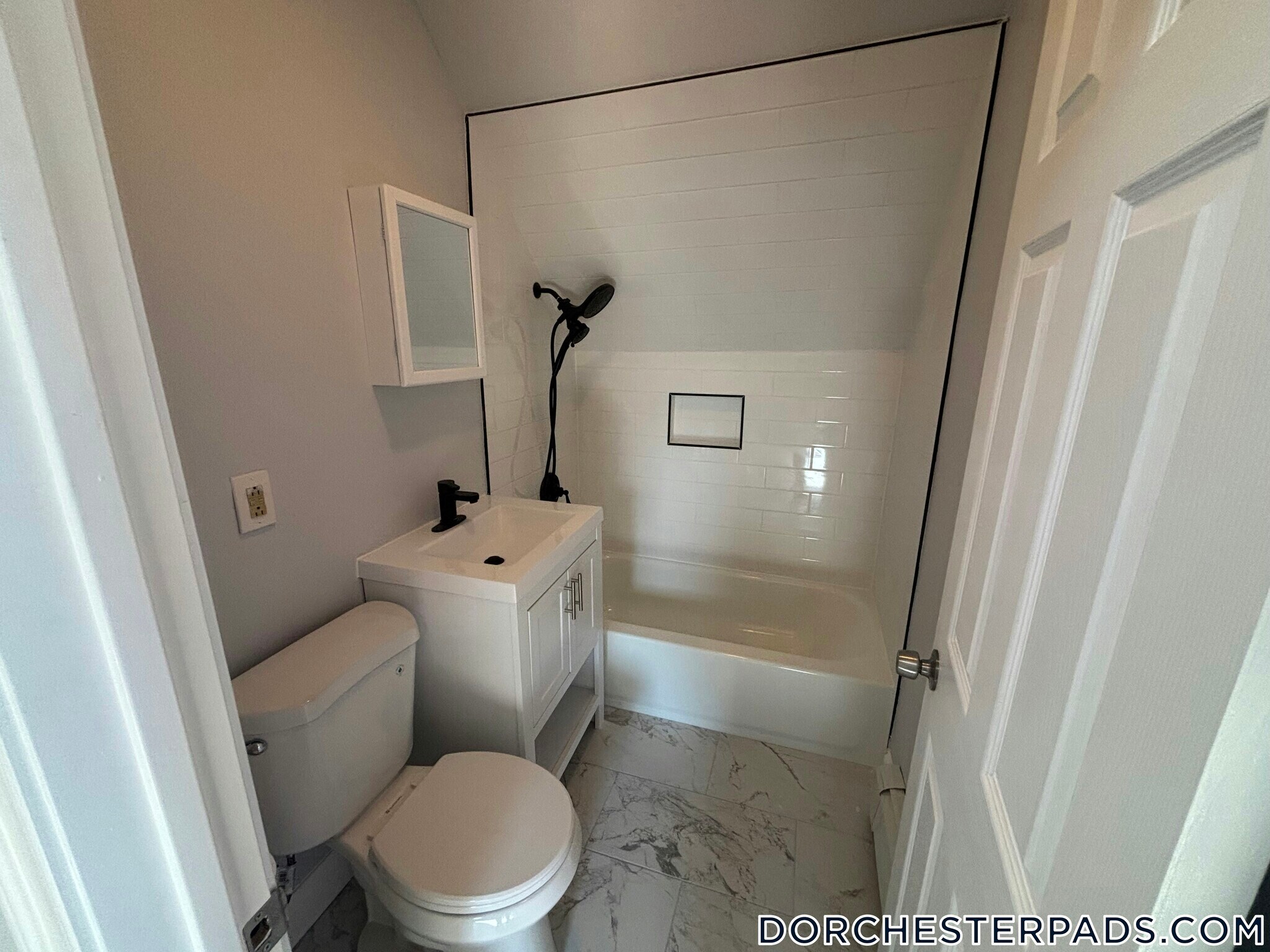 Building Photo - 53 Georgia St