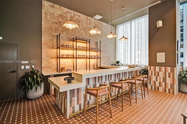 Building Photo - 11 NE 6th St