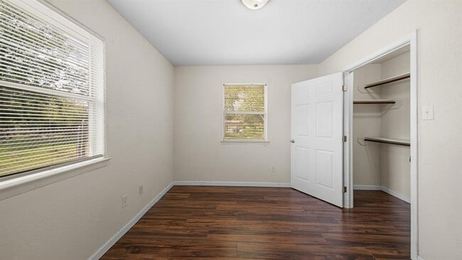 Building Photo - 2216 Avenue F