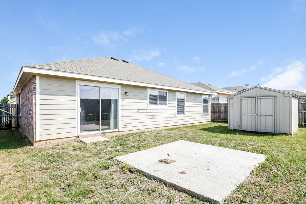 Building Photo - 8320 Autumn Creek Trail