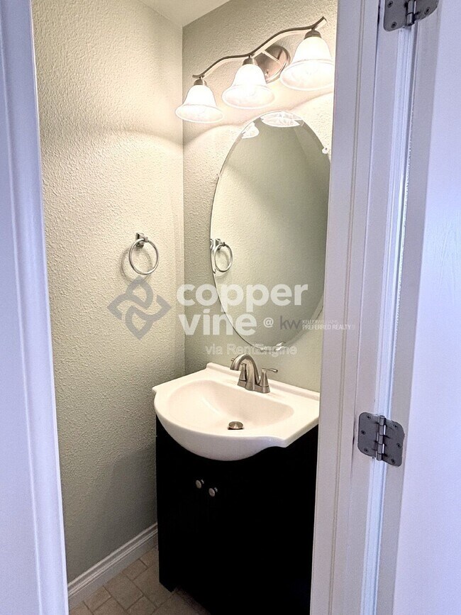 Building Photo - 3285 E 123rd Dr