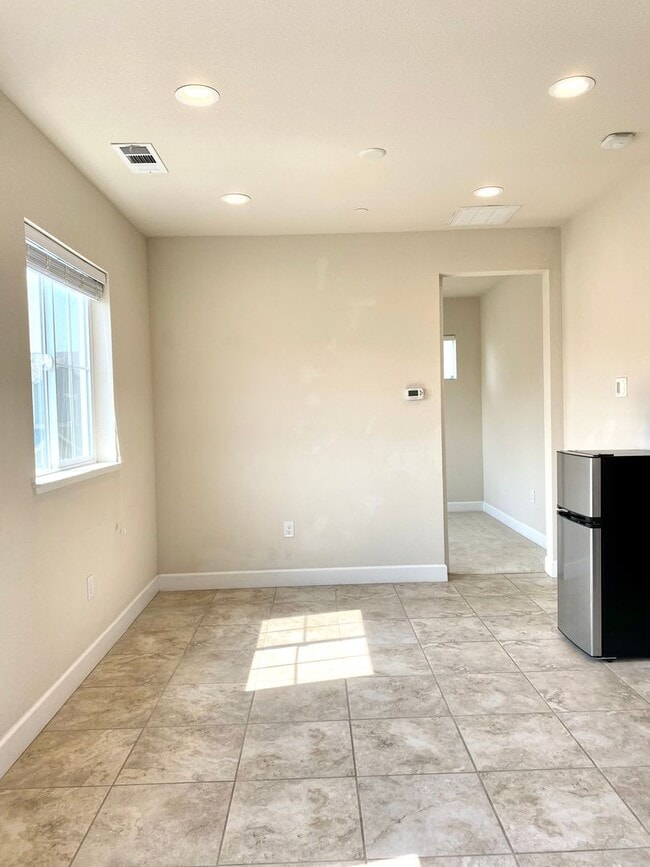 Building Photo - One bedroom at the Cannery