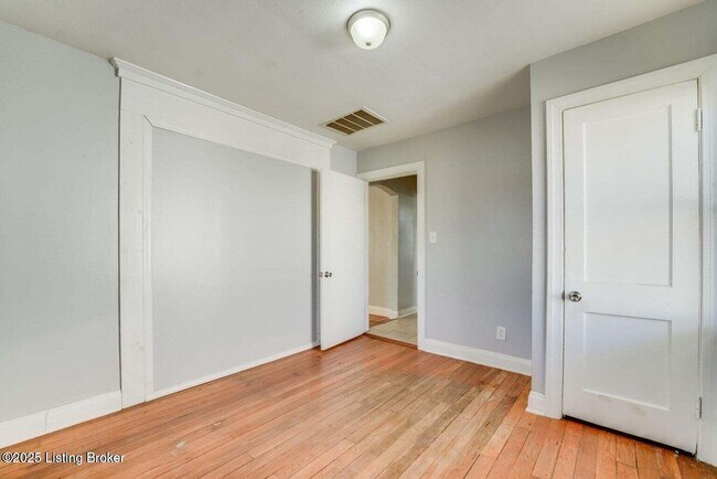 Building Photo - 1028 Camden Ave