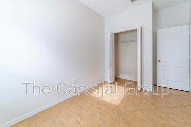 Building Photo - 4434 Waterside Pointe Cir