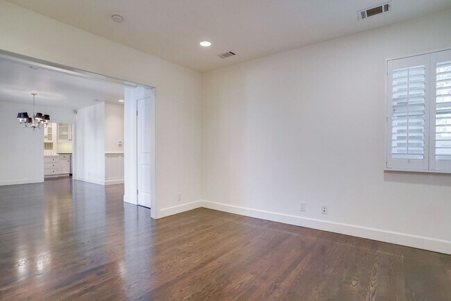 Building Photo - Beautiful 4 Bed/4 Bath Family Home w/pool - Upcoming and available in April!