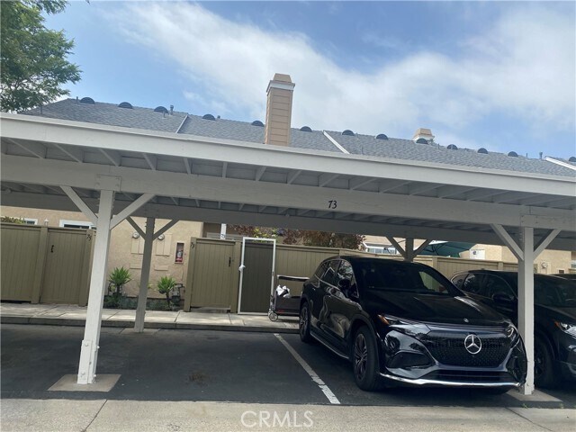 Building Photo - 73 Thicket