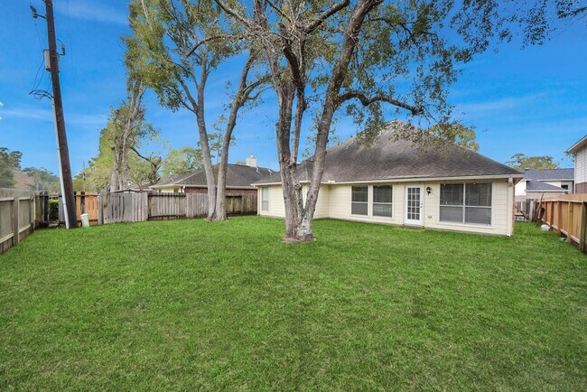 Building Photo - 1802 Whispering Forest Dr