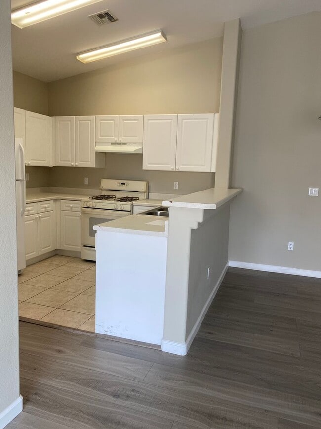 Building Photo - Remarkable totally renovated 2bed 2bath townhome is SW Las Vegas