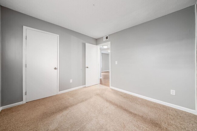 Building Photo - 313 E Moler St