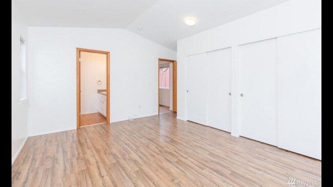 Building Photo - 20621 12th Ave S