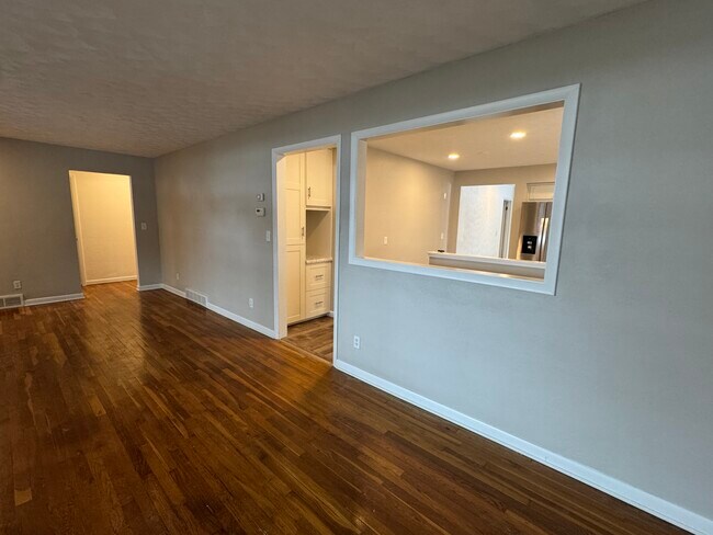 Building Photo - 3319 Marquette St