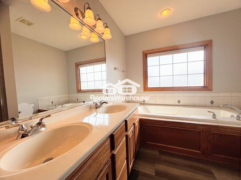 Building Photo - 6874 Dakota Dr