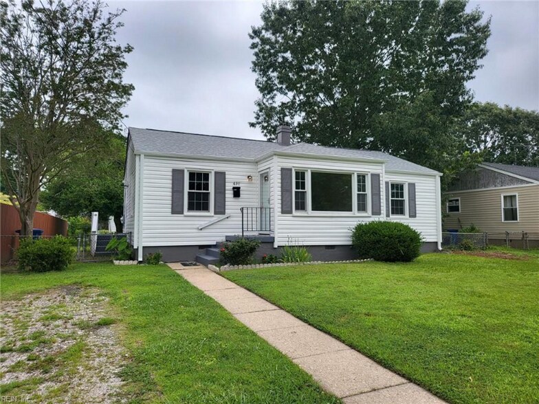 Primary Photo - 631 Willow Dr