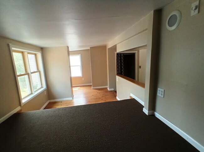 Building Photo - 2009 2nd St NE