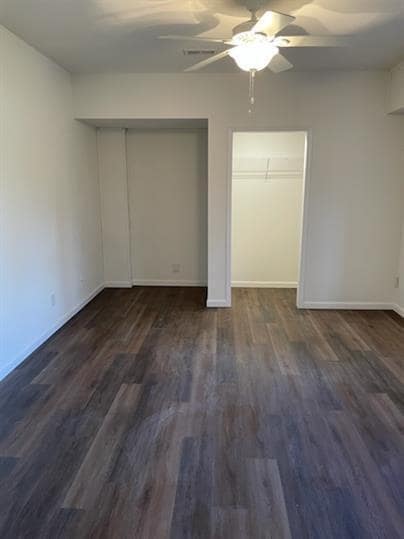 Building Photo - Move In Special! Move in by 6/5 and get 1/2 off first full months rent! Available Now! Large 5 Be...