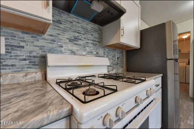 Building Photo - 5726 Dearborne Dr
