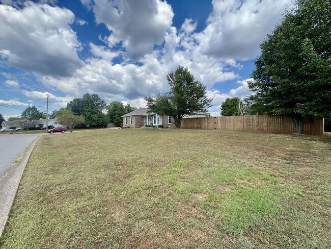Building Photo - 1201 Crystal Dr